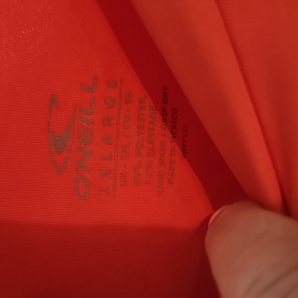 O' Neill rash guard - Picture 3 of 4